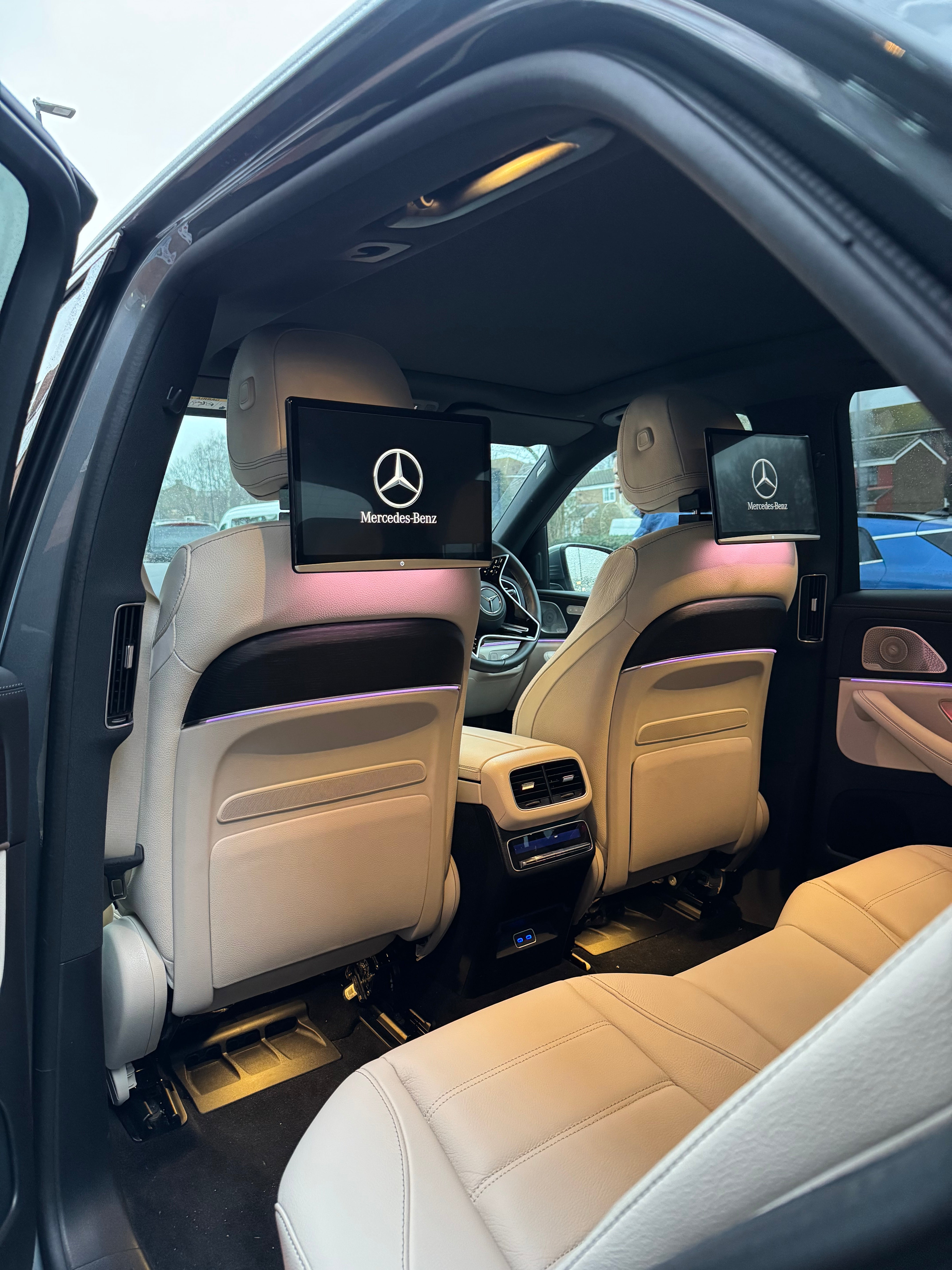 VMC Car Rear Seat Entertainment Screens (RES)